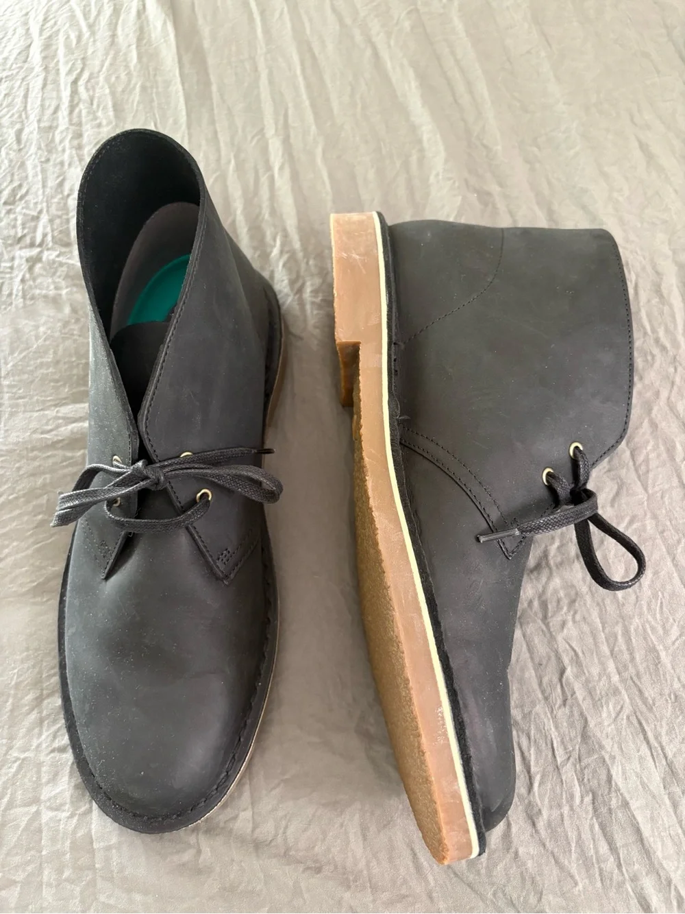Clarks Shelton Chukka Boots Black. Size 11.